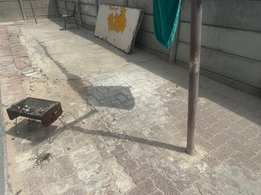 4 Bedroom Property for Sale in Electric City Western Cape